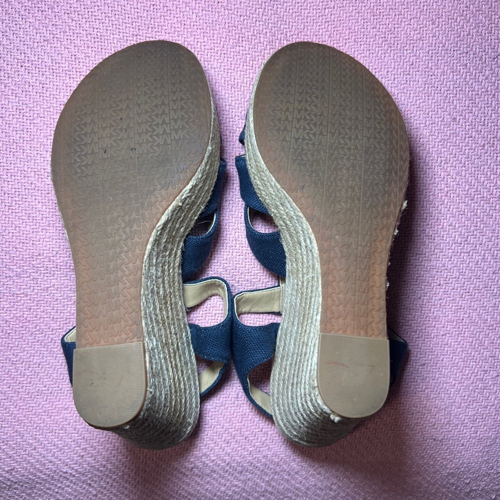 Michael Kors Berkley Navy Blue Canvas Espadrille Wedge Sandals Gold Zip 9M - Picture 9 of 9